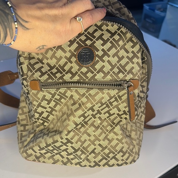 Tommy Hilfiger Logo Print Small Backpack 🎒 - Picture 7 of 16